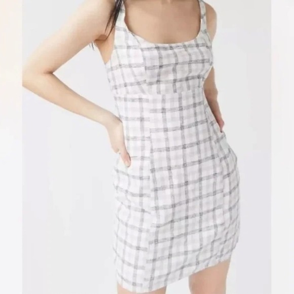 Urban Outfitters Dresses & Skirts - Urban Outfitters Women's Winona White Plaid Mini Dress sz S